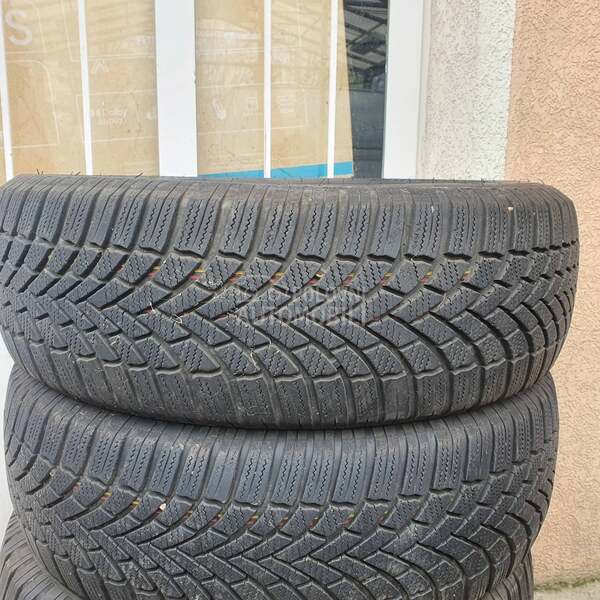 Bridgestone 215/65 R16 Zimska