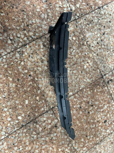 nosac prednjeg branika desni