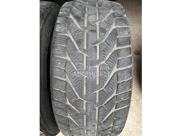 Tigar 225/40 R18 Zimska