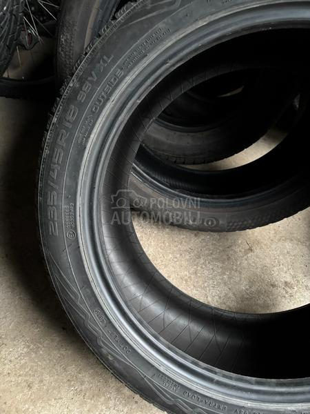 Nokian 235/45 R18 Zimska