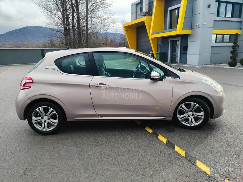 Peugeot 208 FUL LED D1ODA
