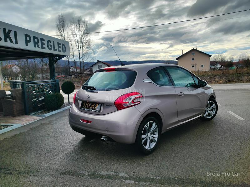 Peugeot 208 FUL LED D1ODA