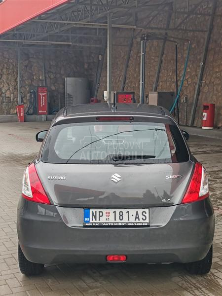 Suzuki Swift 