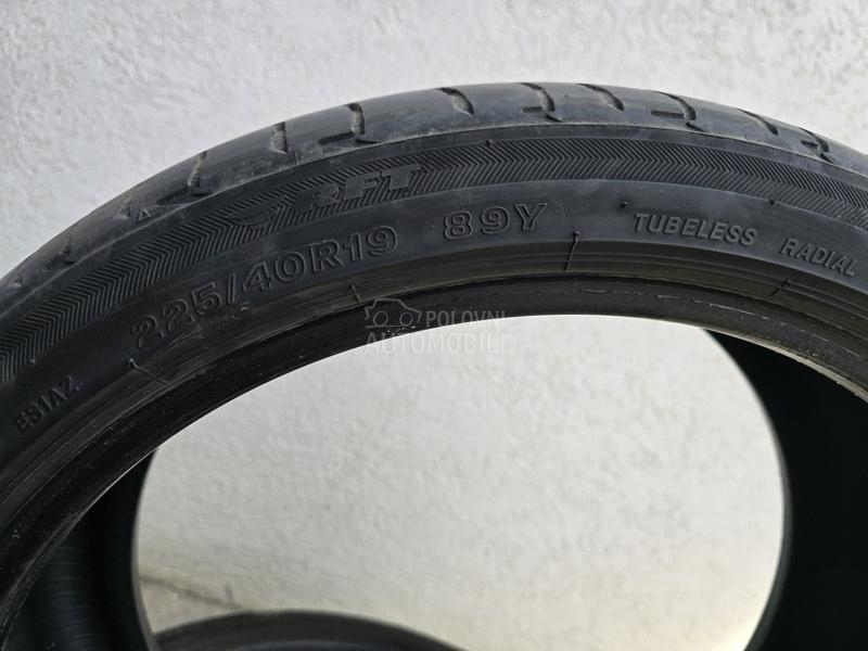 Continental 225/40 R19 Letnja