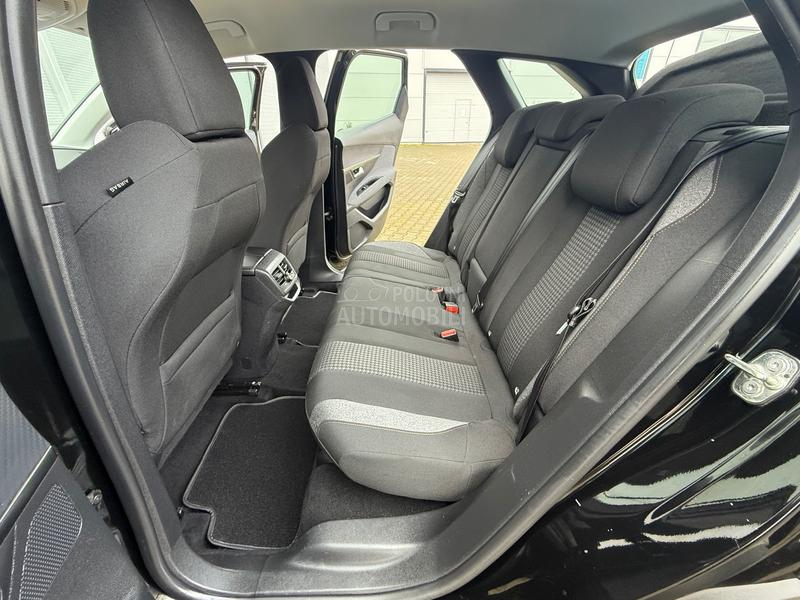 Peugeot 3008 1.2 ACTIVE/AUT