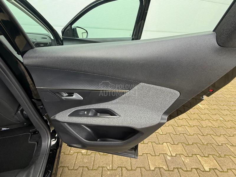 Peugeot 3008 1.2 ACTIVE/AUT