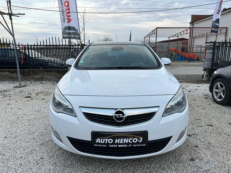 Opel Astra J 