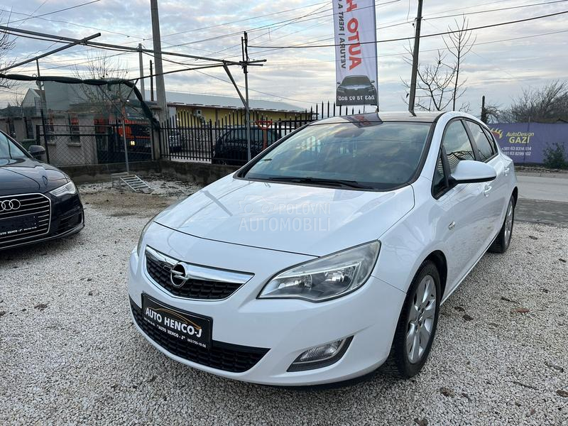 Opel Astra J 