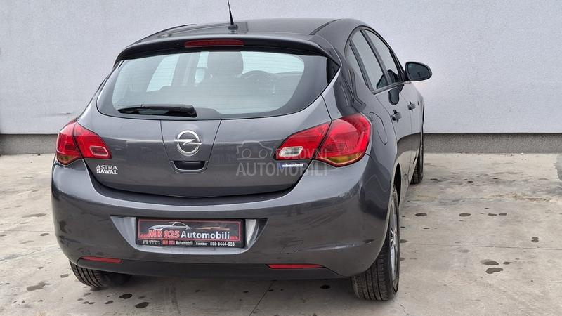 Opel Astra J 1.6 EcoFlex