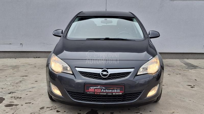 Opel Astra J 1.6 EcoFlex
