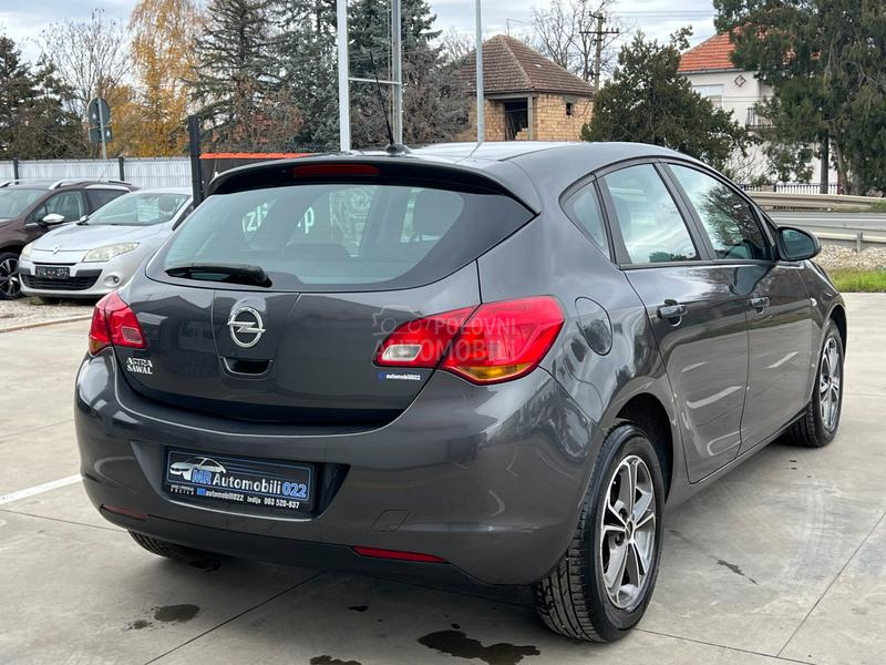 Opel Astra J 1.6b EcoFlex