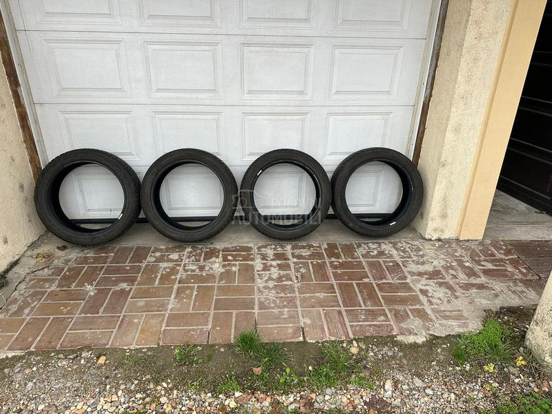 Barum 225/45 R19 Zimska