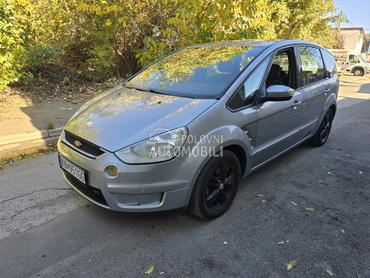 Ford S-Max sa tablama