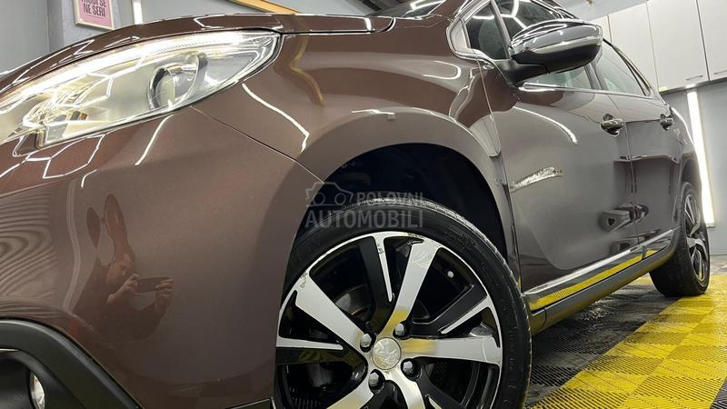 Peugeot 2008 URBAN CROSS