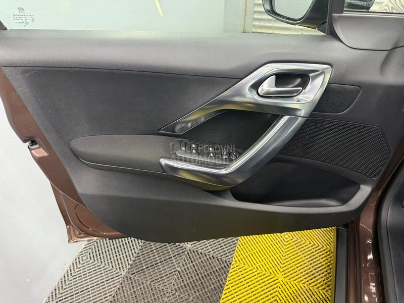 Peugeot 2008 URBAN CROSS