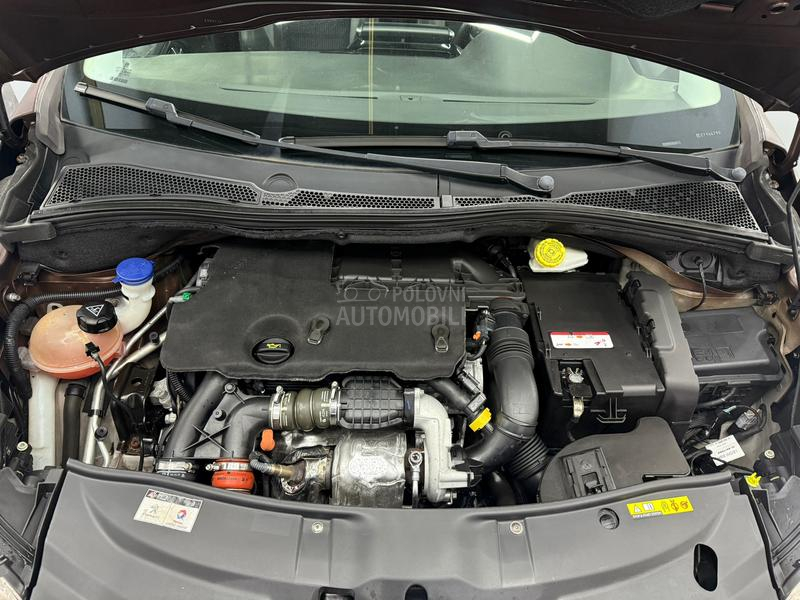 Peugeot 2008 URBAN CROSS