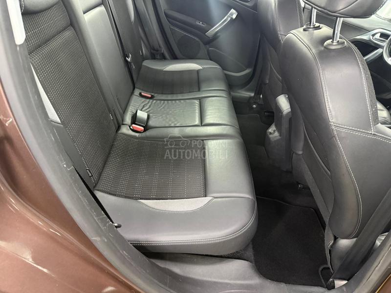 Peugeot 2008 URBAN CROSS