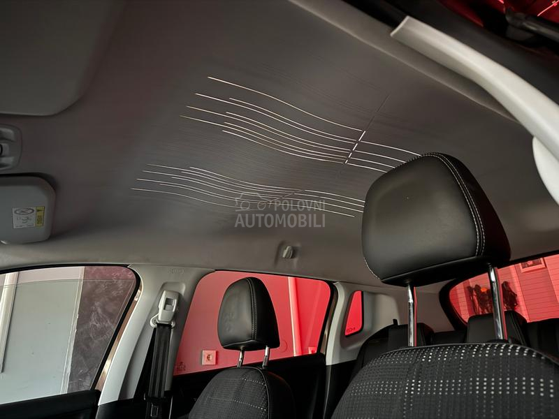 Peugeot 2008 URBAN CROSS