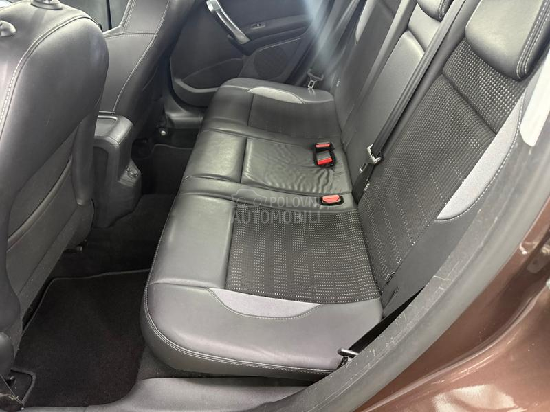 Peugeot 2008 URBAN CROSS