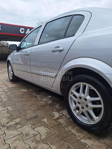 Opel Astra H 1.6