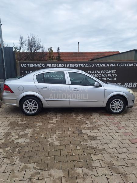 Opel Astra H 1.6