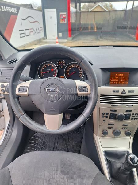 Opel Astra H 1.6