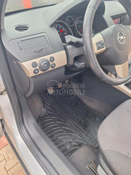 Opel Astra H 1.6