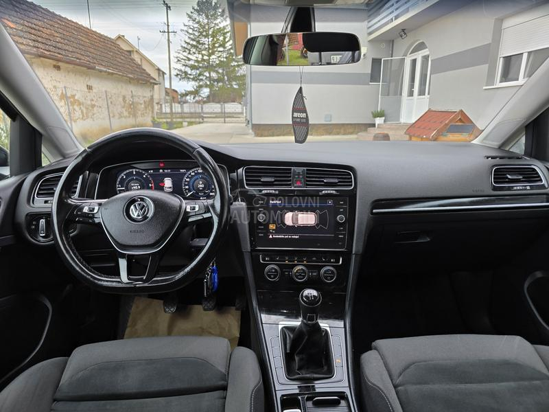 Volkswagen Golf 7 1.6 TDI//VIRTUAL//