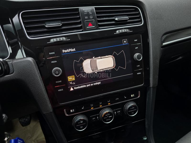 Volkswagen Golf 7 1.6 TDI//VIRTUAL//