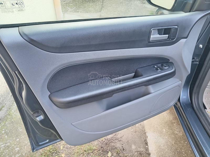 Ford Focus 1.6 O d l i c a n