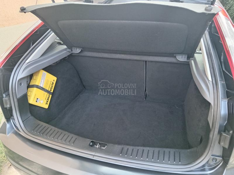 Ford Focus 1.6 O d l i c a n