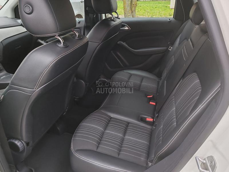 Mercedes Benz B 180 