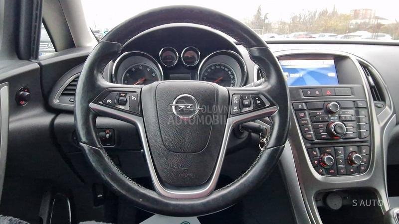 Opel Astra J KREDlTl/SWlSS