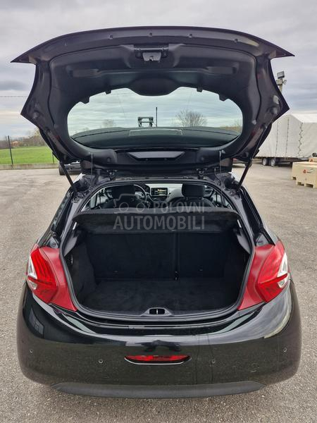 Peugeot 208 1.4 E-HDI Allure