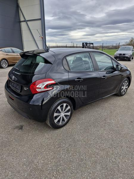 Peugeot 208 1.4 E-HDI Allure