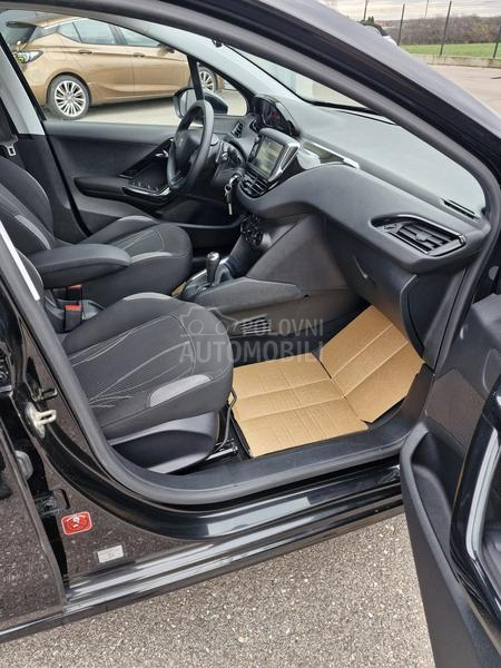 Peugeot 208 1.4 E-HDI Allure