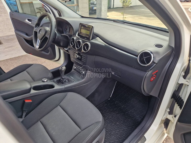 Mercedes Benz B 180 EXECUTIVE