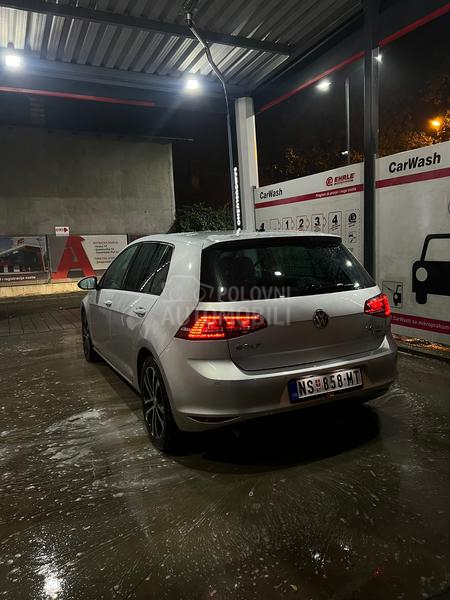 Volkswagen Golf 7 2.0 TDI DSG/Bi-Xen