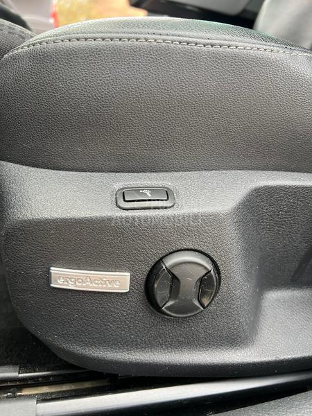 Volkswagen Golf 7 2.0 TDI DSG/Bi-Xen