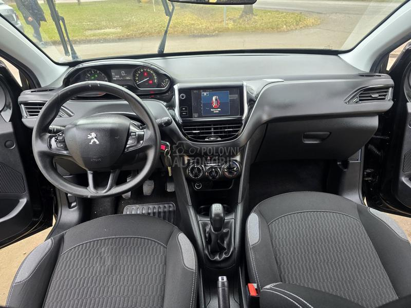 Peugeot 208 1,2 Allure