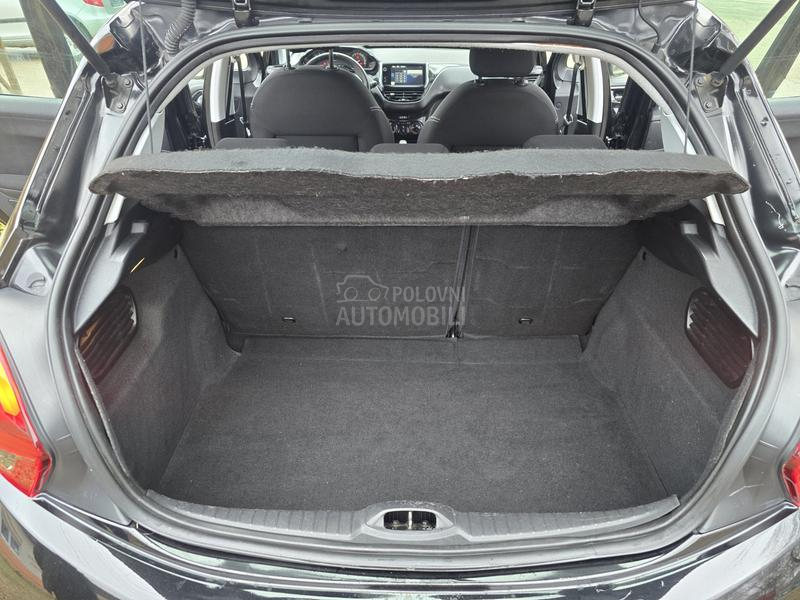 Peugeot 208 1,2 Allure