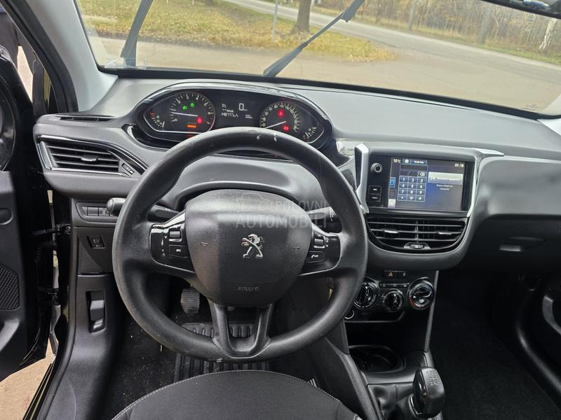 Peugeot 208 1,2 Allure