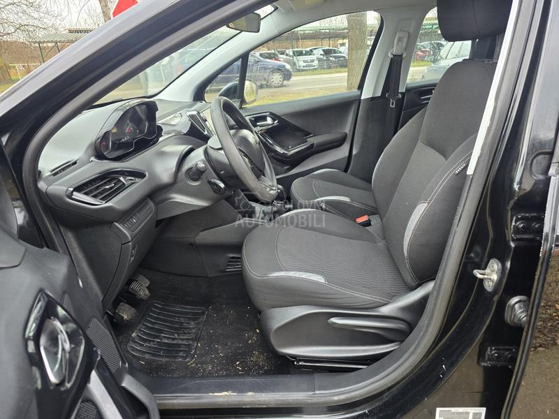 Peugeot 208 1,2 Allure
