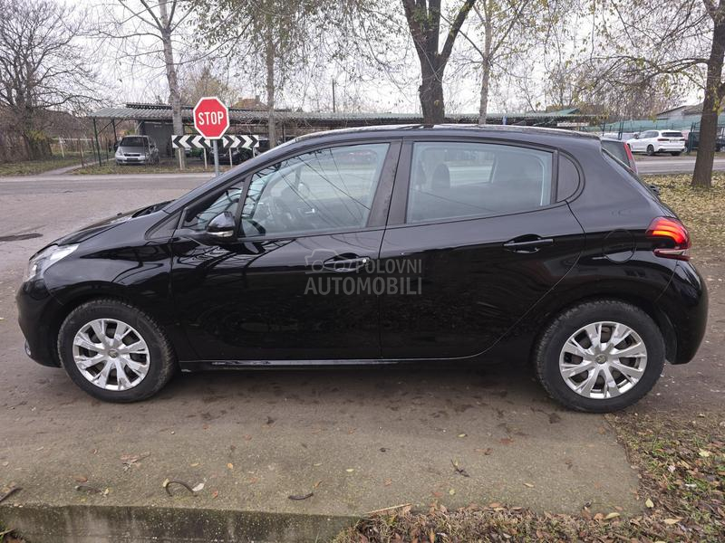 Peugeot 208 1,2 Allure