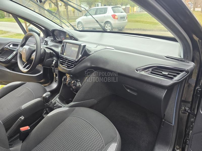 Peugeot 208 1,2 Allure