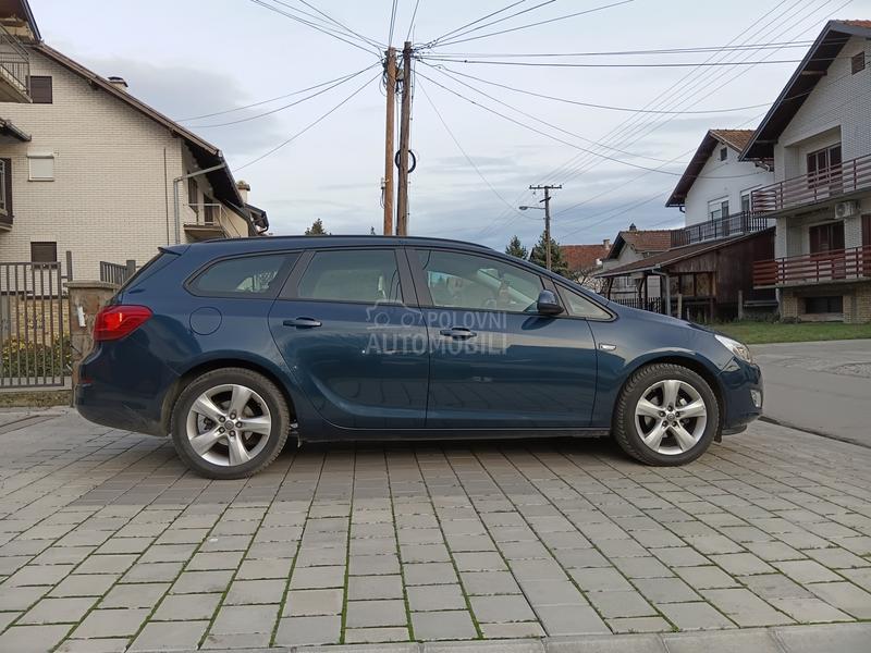 Opel Astra J 1.4 sport