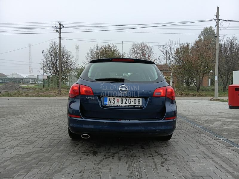Opel Astra J 1.4 sport
