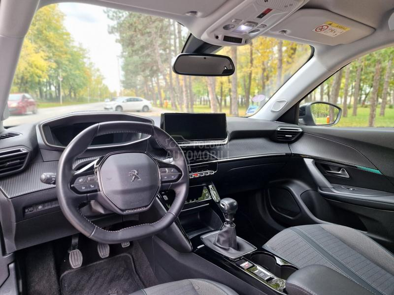 Peugeot 2008 1.2 PureTech Allure