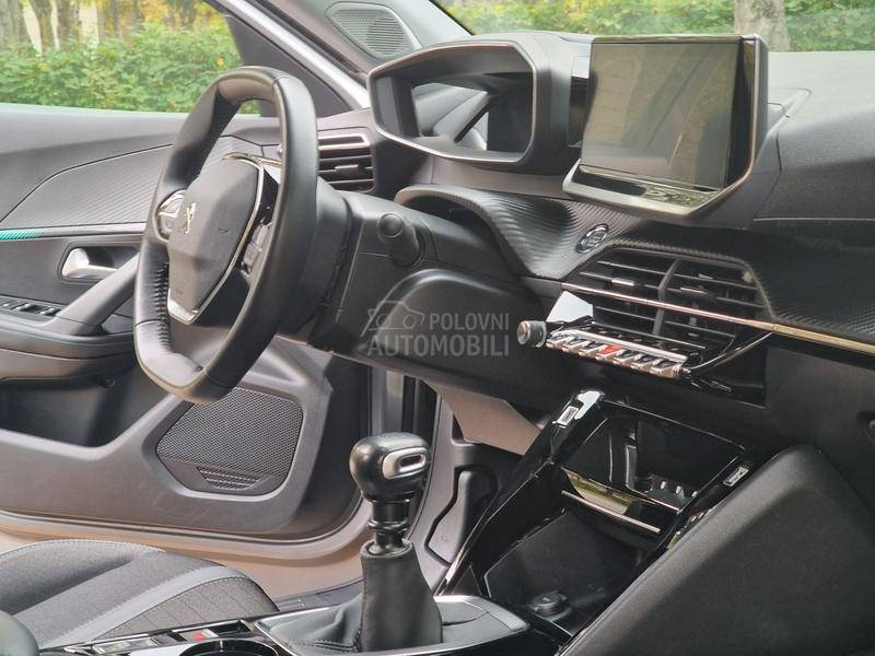 Peugeot 2008 1.2 PureTech Allure