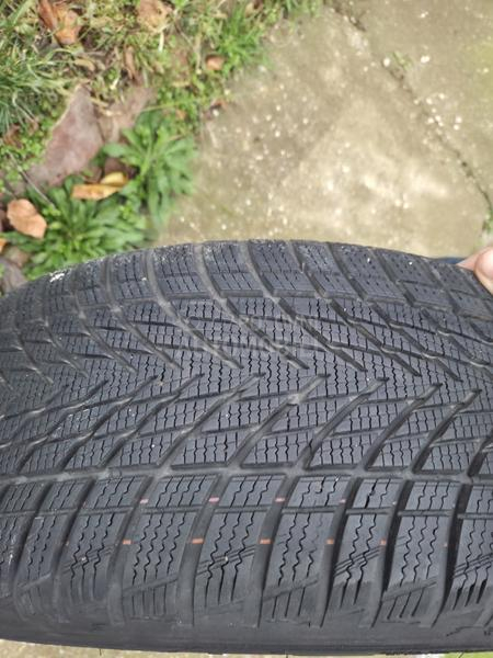 Goodyear 235/45 R18 Zimska